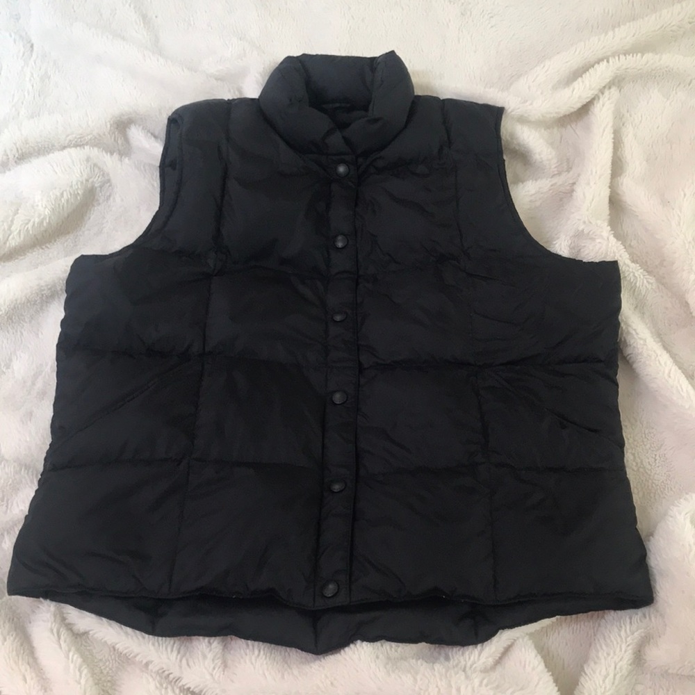 Large black Lands End Vest